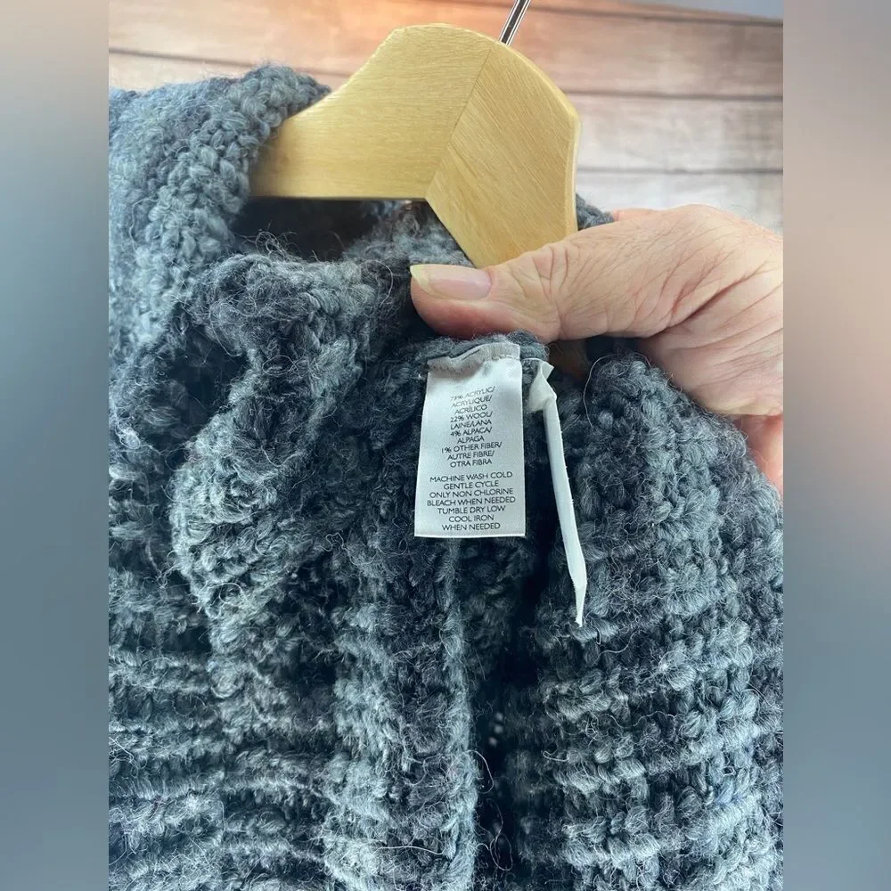 Ladies size medium sweater by Lou and Grey